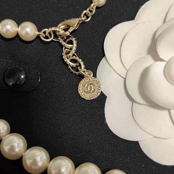 CLASSIC CHANEL 100TH ANNIVERSARY PEARL CLASSIC CC CHOKER NECKLACE Authentic - Picture 3 of 6